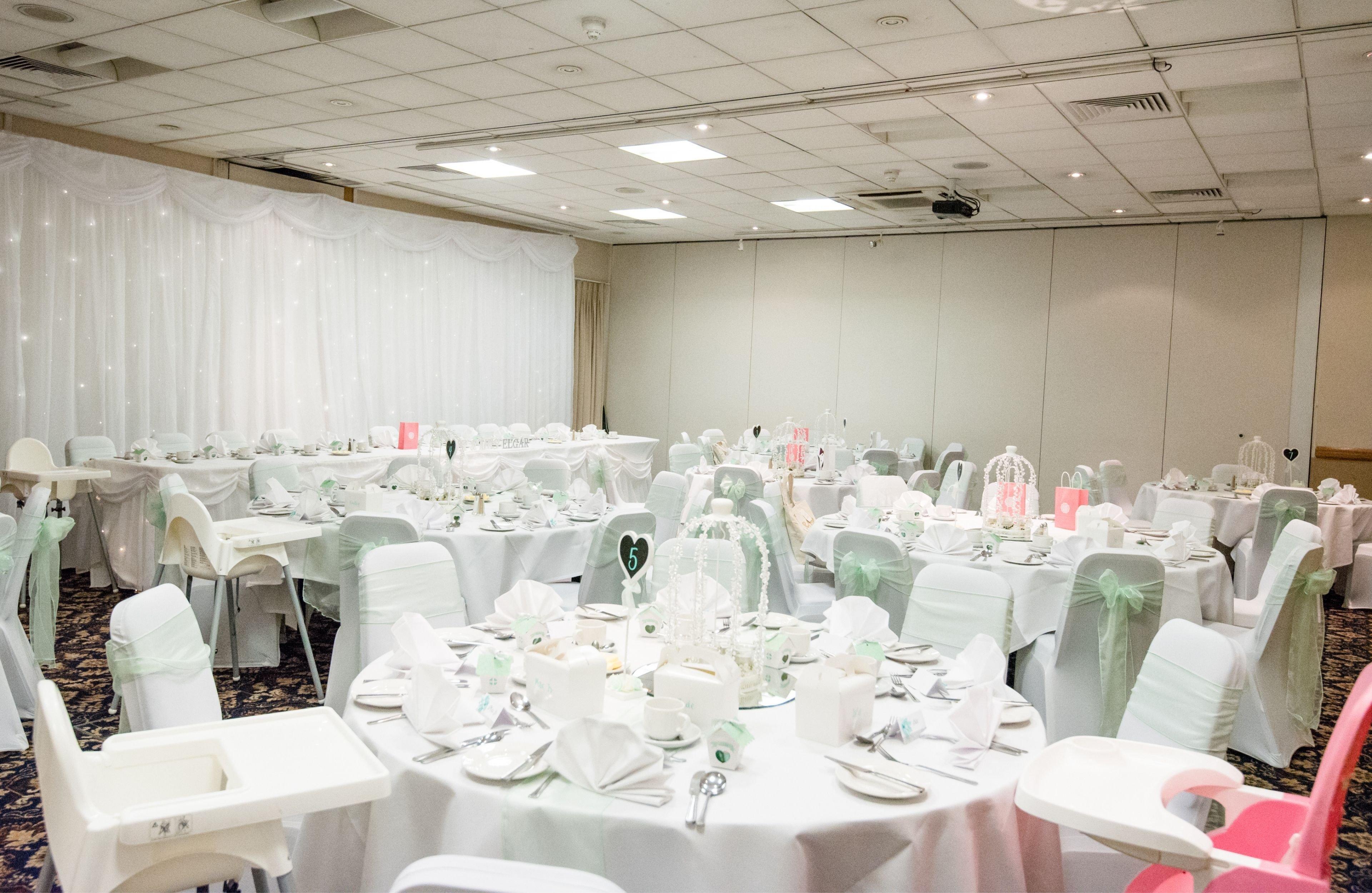 Holiday Inn Leeds-Wakefield M1 Jct40 By Ihg Екстер'єр фото
