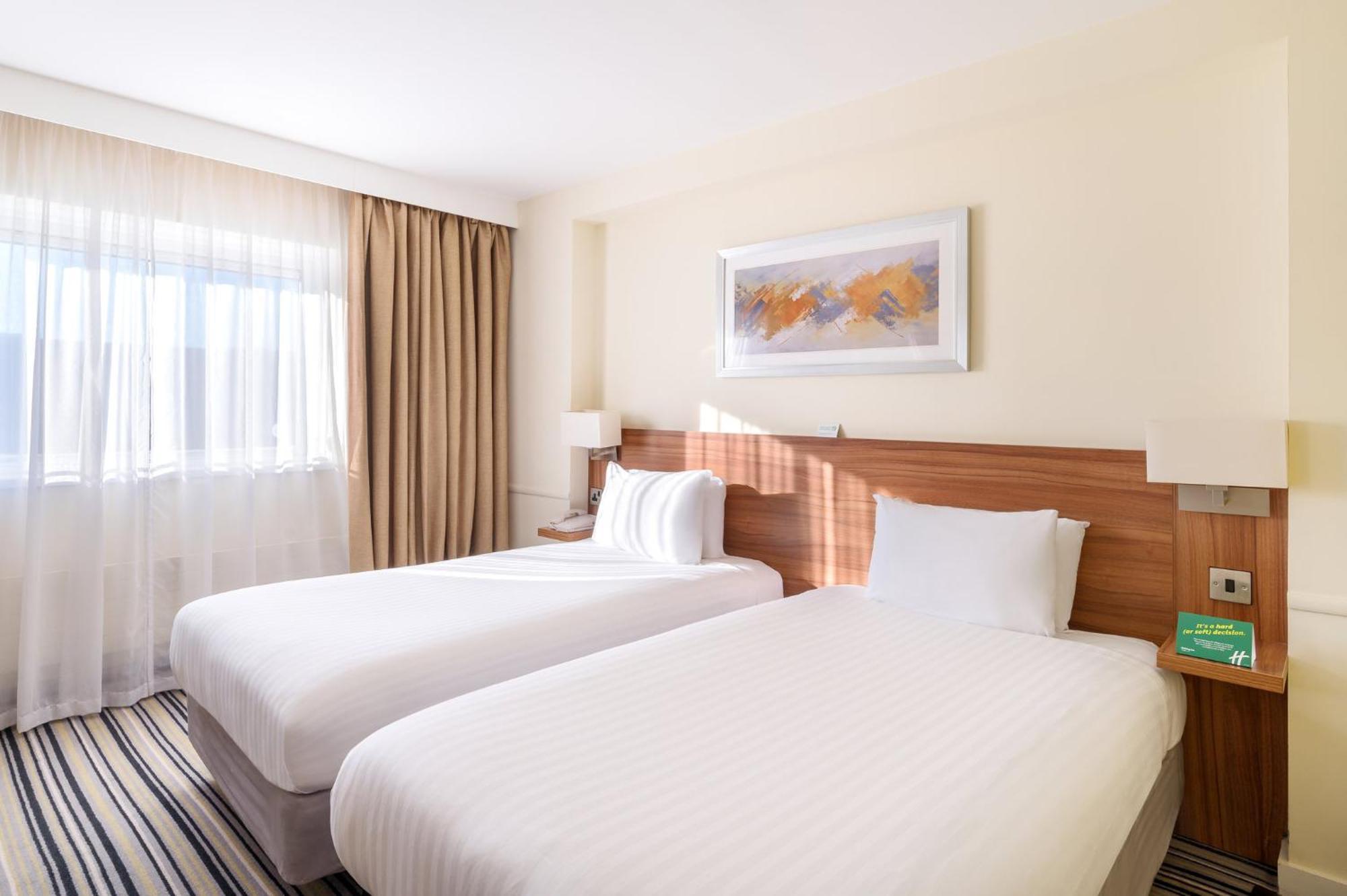 Holiday Inn Leeds-Wakefield M1 Jct40 By Ihg Екстер'єр фото