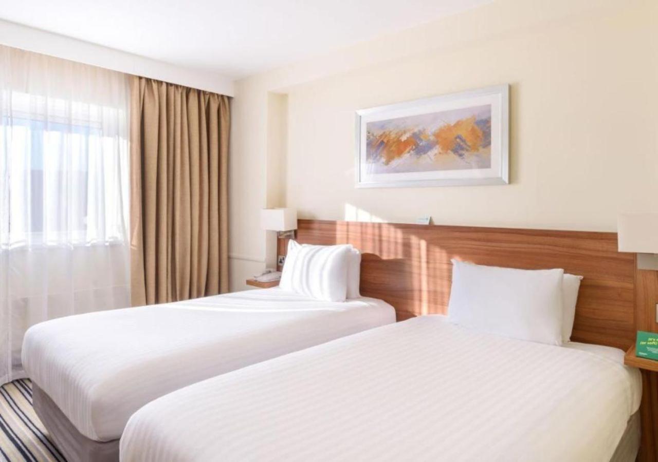 Holiday Inn Leeds-Wakefield M1 Jct40 By Ihg Екстер'єр фото