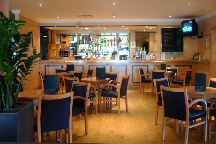 Holiday Inn Leeds-Wakefield M1 Jct40 By Ihg Ресторан фото